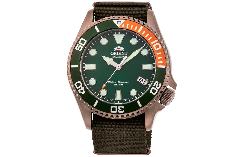 solar-powered diving wristwatch-RA-AC0K04E10B