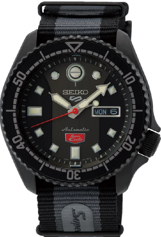 smartwatch with health tracking and notifications-Seiko X Honda Super Cub 5 Sports SKX Sense Style Automatic Black-Grey Limited Edition SRPJ75