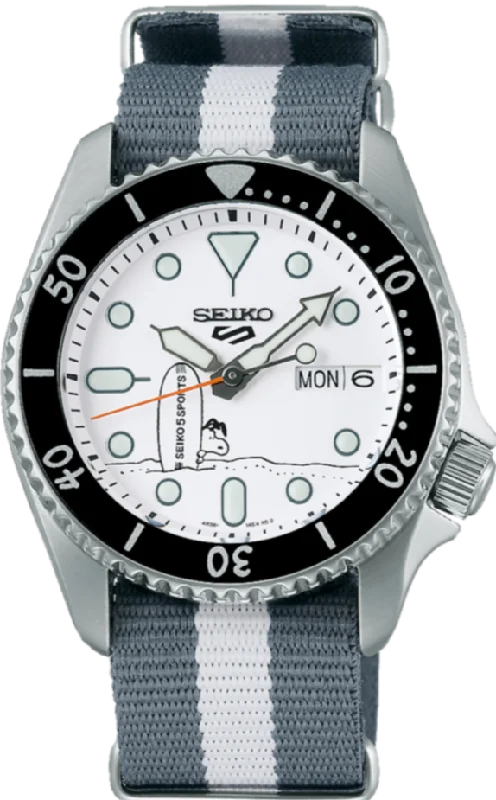 solar-powered watch for outdoor activities-Seiko X PEANUTS 5 Sports 55th Anniversary SKX Sense Style Limited Edition SRPK25